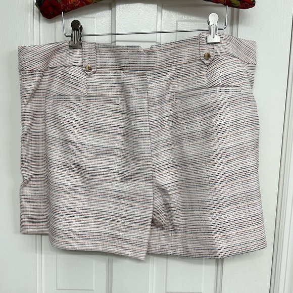 Loft shorts 4 inch inseam Size 14 - Dark Navy & Metallic Red threads. - Picture 10 of 13